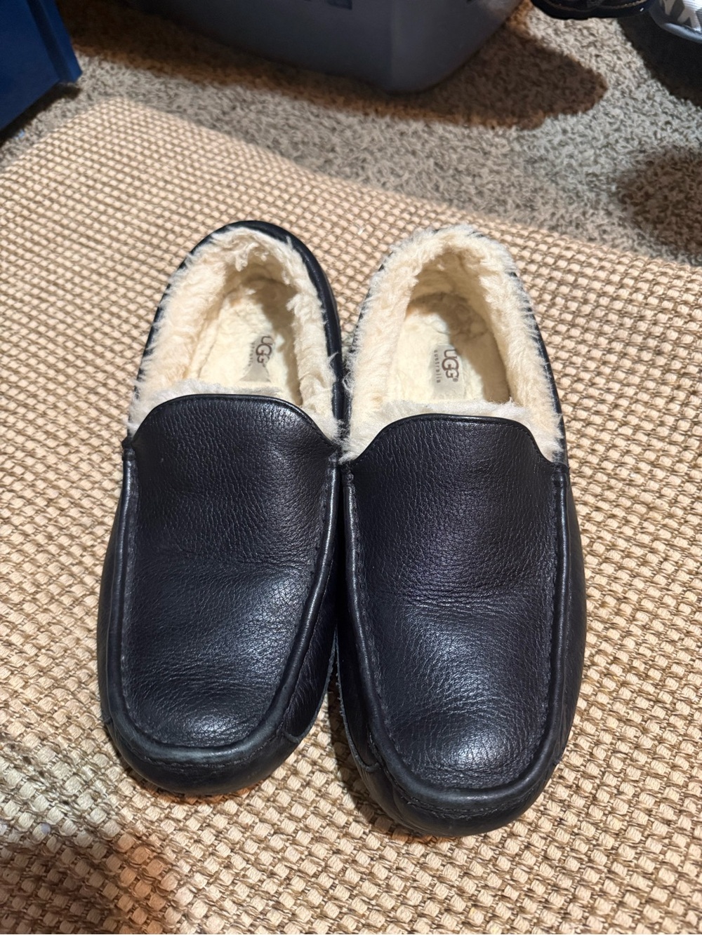 UGG Men’s Black Leather Shearling-Lined Slip-Ons
